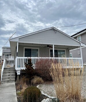 Exterior - Avalon 3BR Bayside Retreat: Sleeps 7, Large Porch, Outdoor Shower & Grill (Avalon)