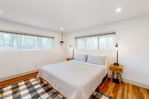 2 soverom, strykejern/-brett, internettilgang og sengetøy