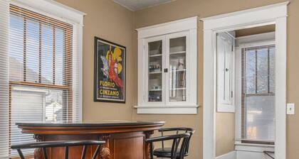 The Olive House - Near Main Street- Fully rehabbed