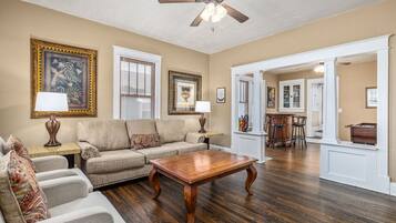 Televisio, pöytäjalkapallopöytä