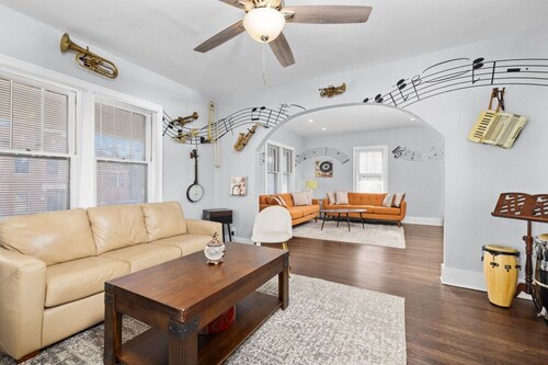 Music House · Music House on Main Street at The Wine Garden