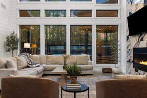 Interior - Epic Heated Pool,Pickleball/Hoops & GLOW Golf! (Broken Bow)