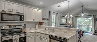 Pawley's Peace 2 miles to Beach Balcony View of 1st Hole 2BR2B