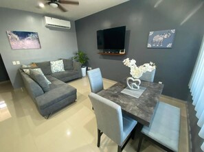 Interior detail - Islas G203 ByTrvl2hm & Mazatlan Regency (Mazatlán)