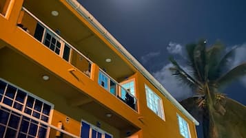 Mặt tiền nơi lưu trú