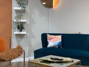 TV - Orange Oasis Southeast DC (Washington)