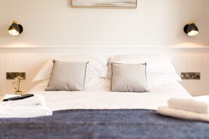 2 chambres, fer et planche à repasser, Wi-Fi, literie fournie