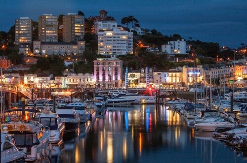 Viehättävä yläkerroksen huoneisto – Täydellinen pariskunnille