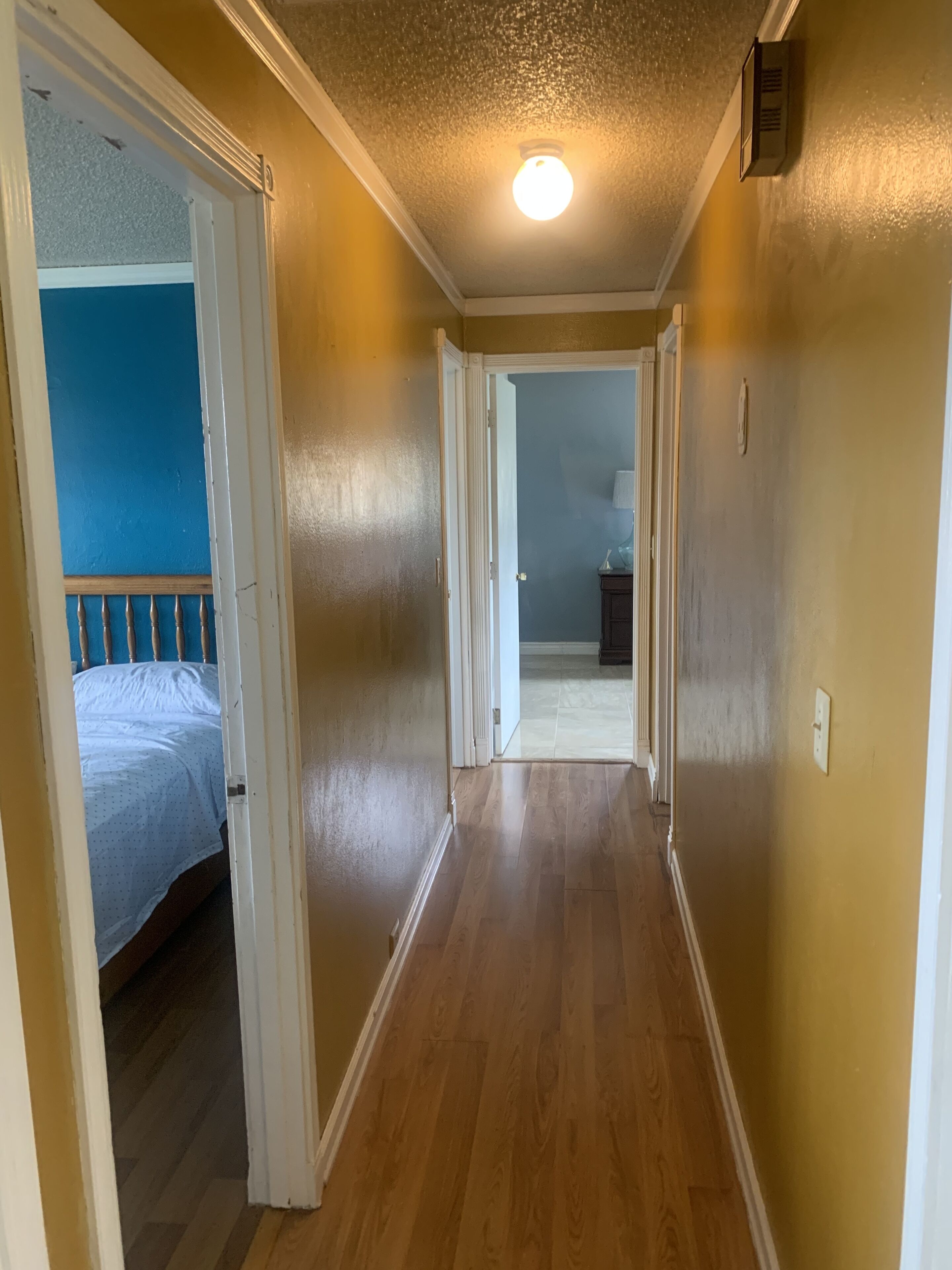 3 habitaciones, escritorio, tabla de planchar con plancha y wifi 