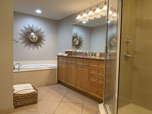Shower, jetted bath, hair dryer, towels -   GULF FRONT 2 bed 2 bath 1700 sq ft with amazing amenities! 2 master king suite (Orange Beach)