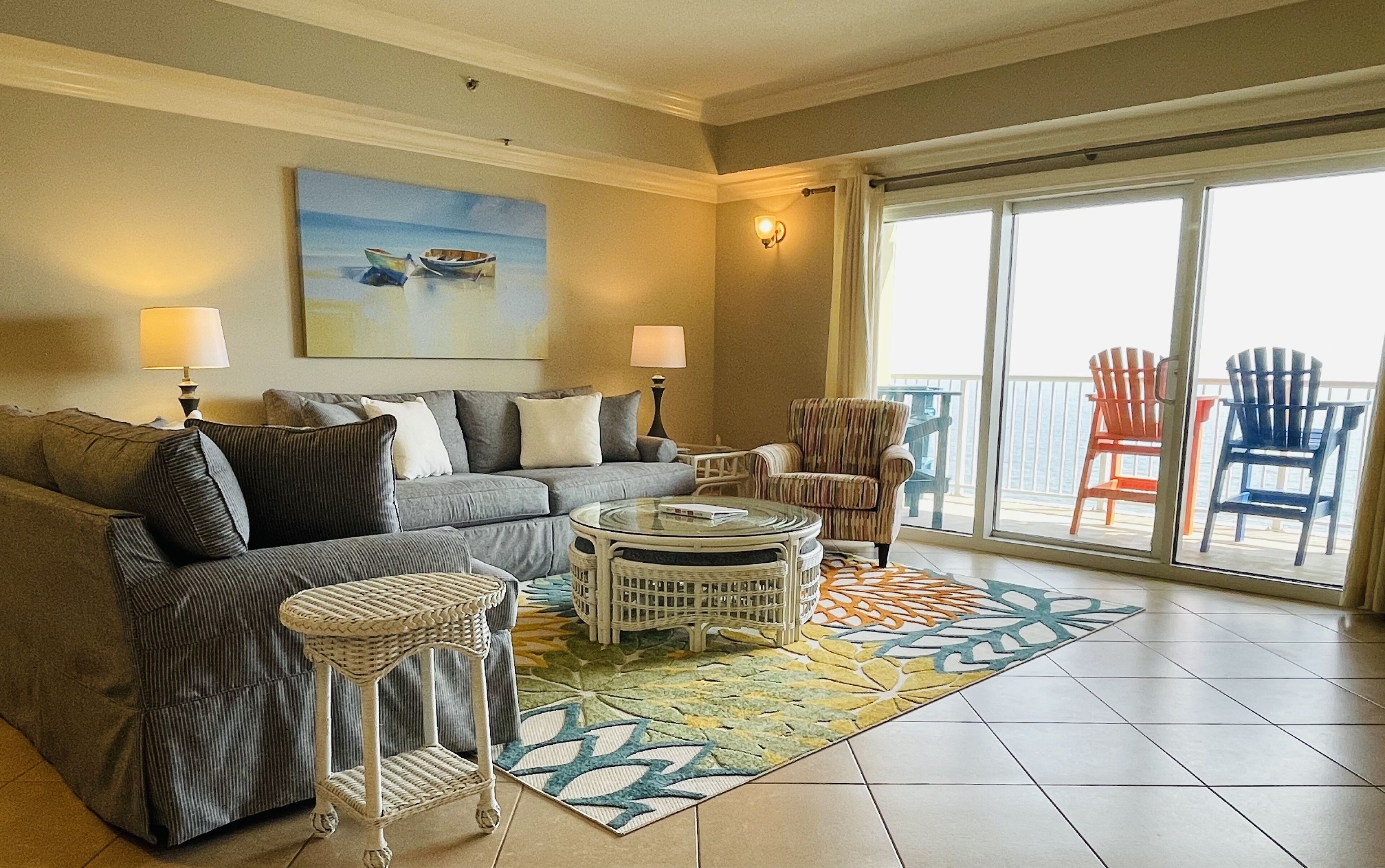 Smart TV, fireplace, Netflix, Hulu