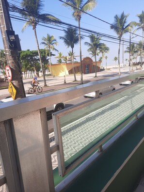 Property grounds - Apartment with excellent location right in front of the beach. (Praia Grande)