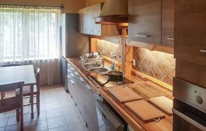 Micro-ondes, four, plaque de cuisson, lave-vaisselle