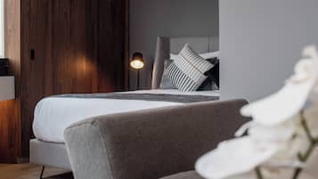 Premium Loft, 1 Bedroom | 1 bedroom, down comforters, pillowtop beds, in-room safe