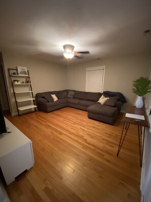 Living area - Comfortable home near 5 min from NC state  (Raleigh)