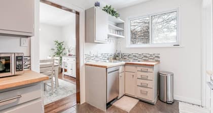 Stylish 3br Cozy Home 10min Drive from ND!