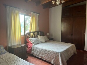 4 bedrooms, free WiFi, bed sheets
