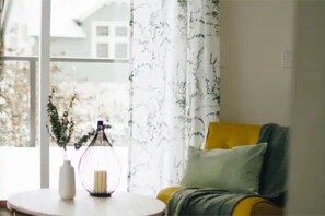 TV - Delightful and Relaxing Home (Vancouver)