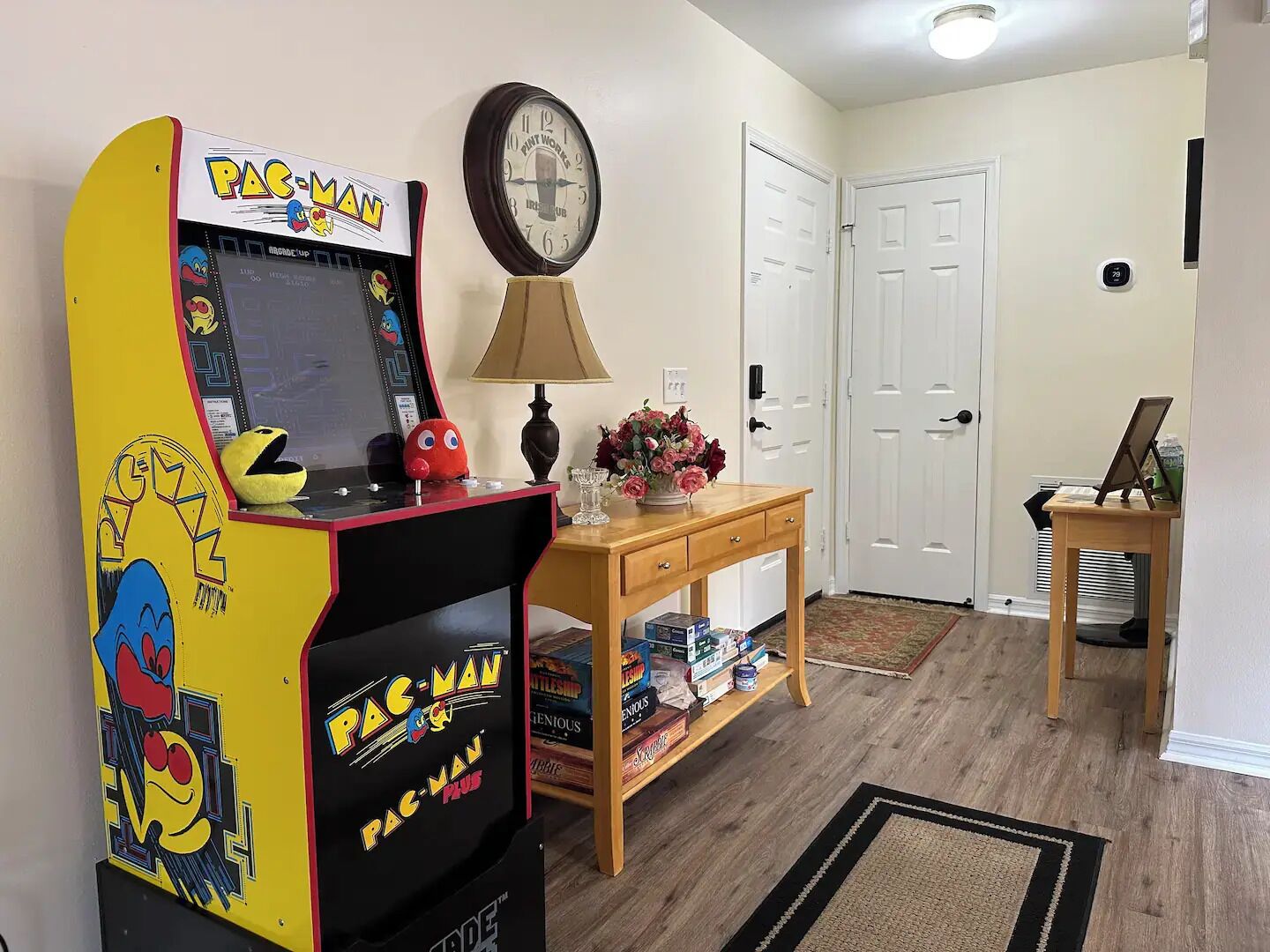 The Pac-Man House - Walk to Spanish Springs Square