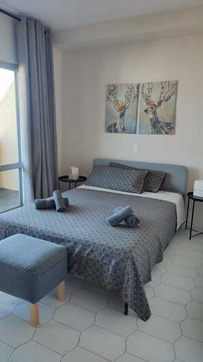 Free WiFi, bed sheets - HomeForGuest Beautiful apartment with sea views in Benal Beach, Benalmádena (Benalmádena)