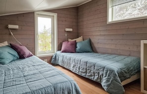 3 bedrooms, iron/ironing board, free WiFi