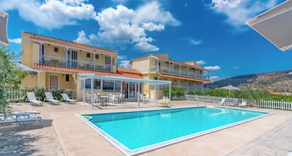 Leonidas resort is full sea view.