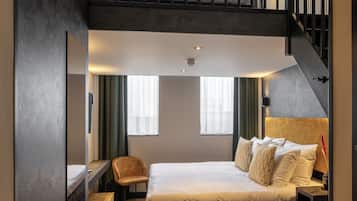 Comfort vierpersoonskamer | 1 slaapkamer, lakens van Egyptisch katoen, luxe beddengoed, een minibar
