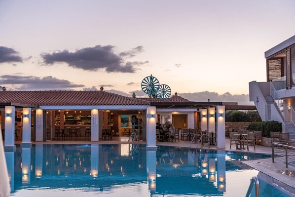 Indoor pool, outdoor pool