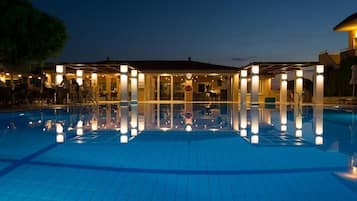 Piscine couverte, piscine extérieure