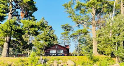 EAGLE LODGE - River Retreat - amazing views of the East Fork of the Chippewa Rvr