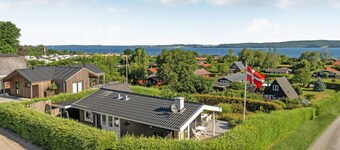 Nice home in Børkop with WiFi