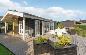 Outdoor dining - Nice home in Børkop with WiFi (Børkop)