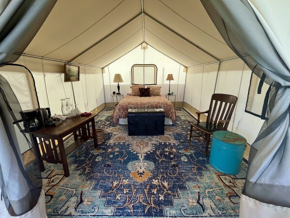 1 bedroom, desk, free WiFi, bed sheets