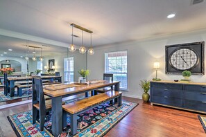 Dining - Sunny Florida Abode - Patio, Pool, & Fire Pit (Marianna)