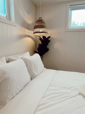 2 bedrooms, free WiFi - The California Suite (Fort St. John)