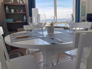 Dining - Spectacular Oceanfront 2 Bdrm Unit in Summerville (Summerville Center)