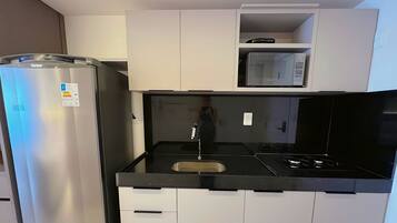 Apartamento exclusivo | Cozinha privada | Geladeira, micro-ondas, liquidificador