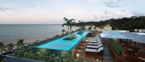 Kolam renang outdoor