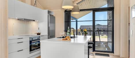 Réfrigérateur, four, plaque de cuisson, lave-vaisselle