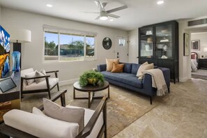 Smart TV - Biltmore 3 bedroom 2 bath super comfy property Great Location ! (Phoenix)