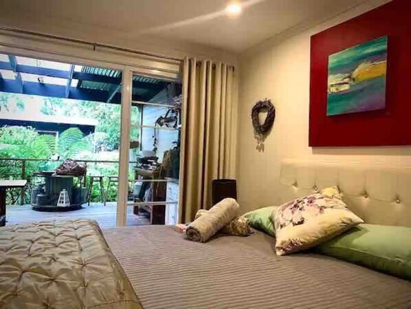 2 bedrooms, desk, free WiFi, bed sheets