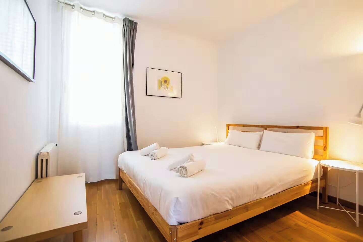 3 slaapkamers, een strijkplank/strijkijzer, internet, beddengoed