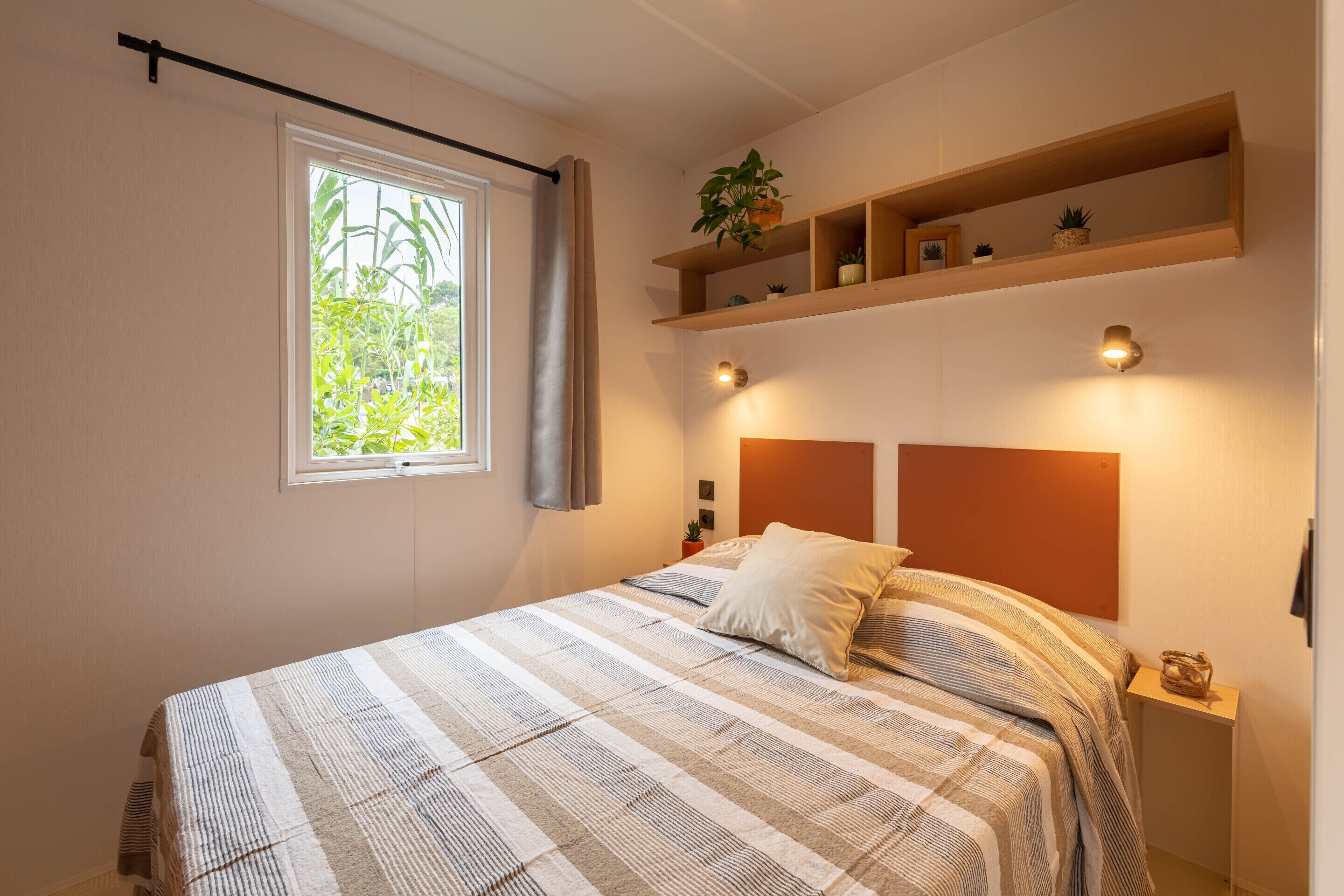 2 bedrooms, iron/ironing board