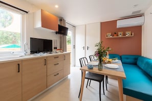Dining - Le Palmier, mobile home not overlooked (Hyères)