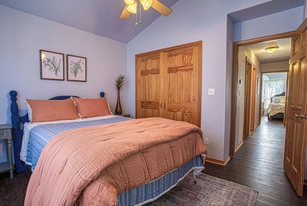 2 dormitorios, escritorio, tabla de planchar con plancha y wifi gratis