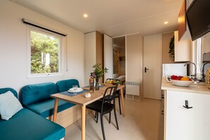 Dining - Le Cycas, a new mobile home with sea view (Hyères)