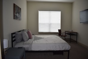 2 bedrooms, desk, free WiFi, bed sheets