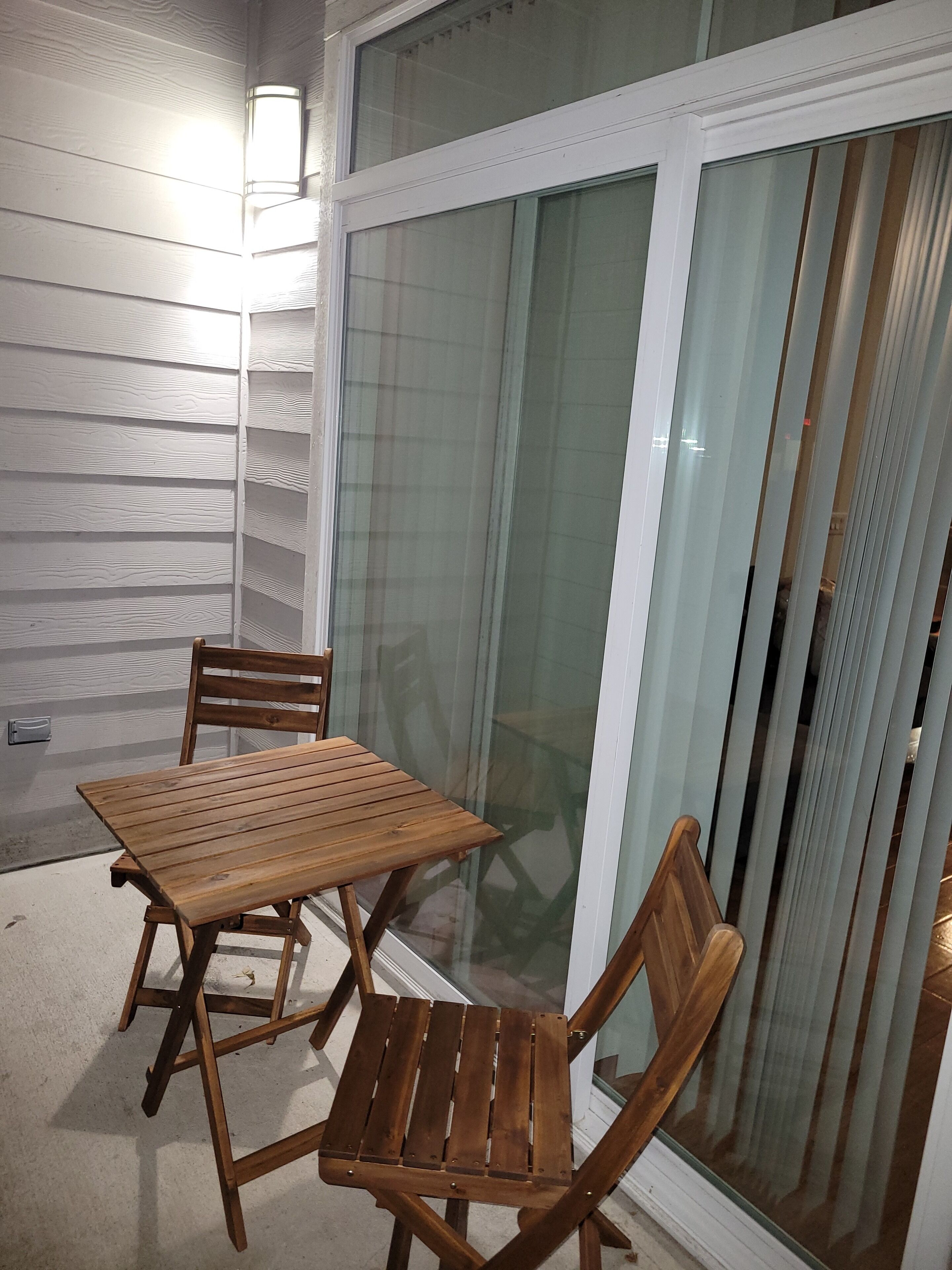 Outdoor dining
