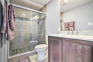 Towels - Charming Home with Yard Near Shenandoah River! (Harpers Ferry)
