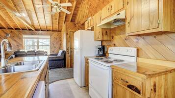 Réfrigérateur, micro-ondes, four, lave-vaisselle